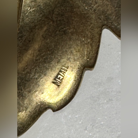 Little Frog on Leaf Pin/brooch Gold Painted Metal - Picture 5 of 6